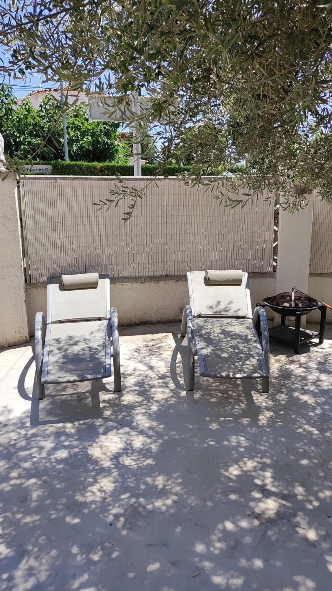 Leones Villa Empuriabrava Exterior photo